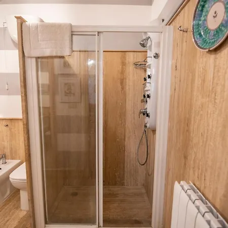 Maniace Apartment