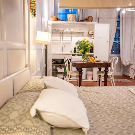Maniace Apartment