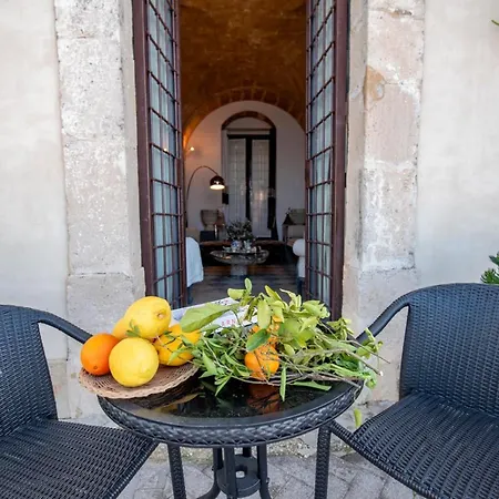 Apartment Maniace