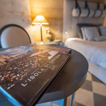 Maniace Apartment