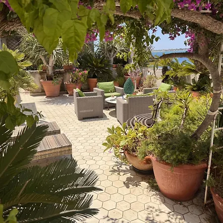 Maniace Terrace Sea View * סירקוזה
